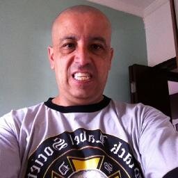 Funcionario publico estadual (TJ/SP), formado em Economia e Pós Graduado em Administração Economica Financeira, pai, roqueiro e são paulino