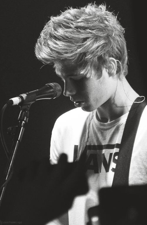 hey gorgeous, please don't give up on your luke follow ♡♡♡ free follow from @winterluke_