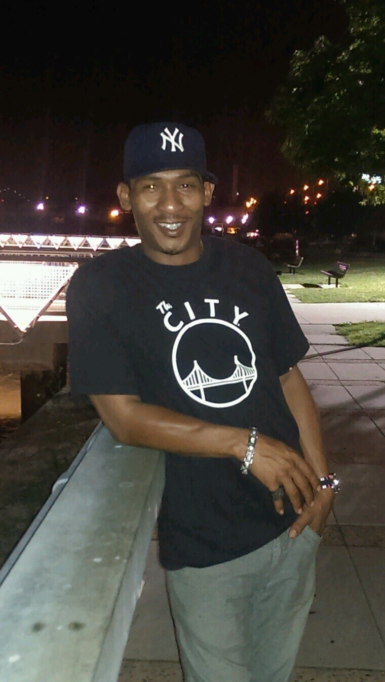 Productive Professional In Sales/Marketing..Voice Artist Radio..Entrepreneur creative networking.