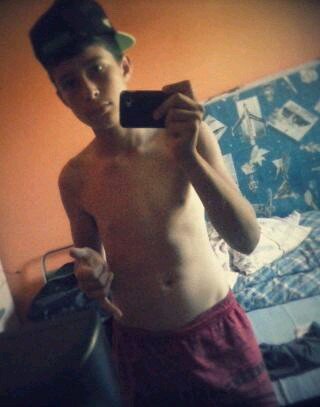 Tenho sonho de ser jogador de futebol e ter uma oportunidade para um time! #deusnocontrole https://t.co/P1GunNpDn4 meu face adssona ai