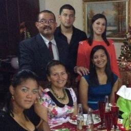Nací en Maracay.
Ing. Electrónico.
MSC en Ingeniería Eléctrica.
En Sidor.
Socialista de crianza.
Tengo mi linda Esposa y mis 4 amados hijos.
Amo mi Patria.