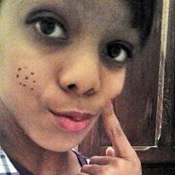 sou divertida, um pouco impaciente kk 
E adoro ser uma TAYLOVER :) :D :P ;)
