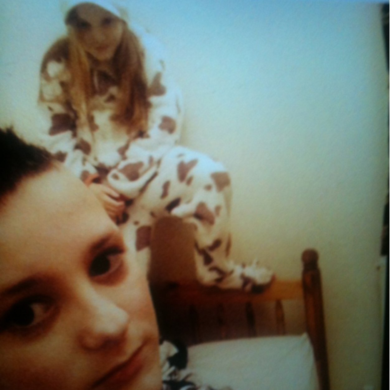 9yrs. Single. Wants to act in Wolfblood, wants to live in New Castle with Aimee&other actors. Blonde hair&blue eyes! Avalable GUYS