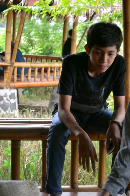 Rezabs_'s profile picture. 