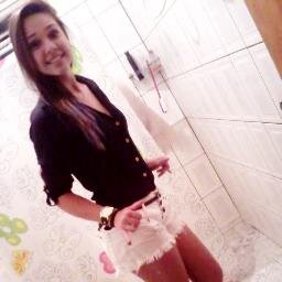Sempre vivo na memória
Faz parte da minha história
Nada vai nos separar
A amizade é tudo! heey Te Amo Gata. // @_LaiisP