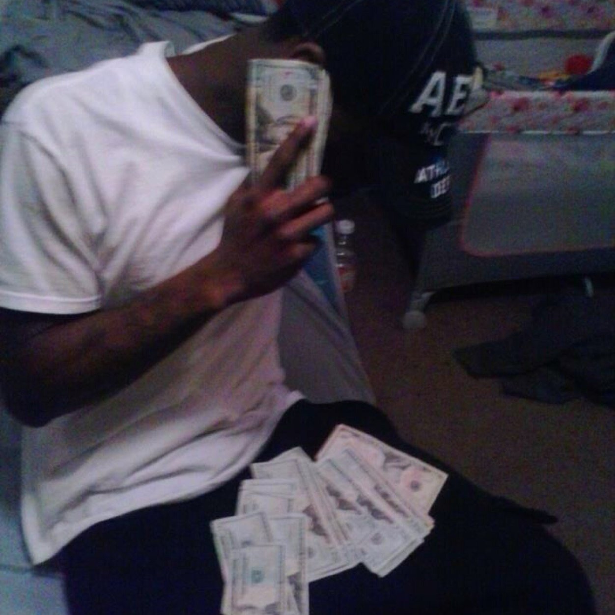 L's Up to dem Guys!!!! Free Da EAST!!!