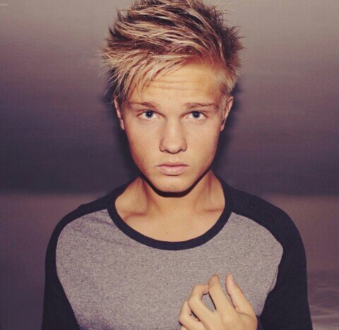 todoesmentiraa's profile picture. Casi todo lo que sabes es mentira Casi todo lo que oyes es mentira Casi todo lo que ves es mentira Todo lo que te han enseñado es mentira