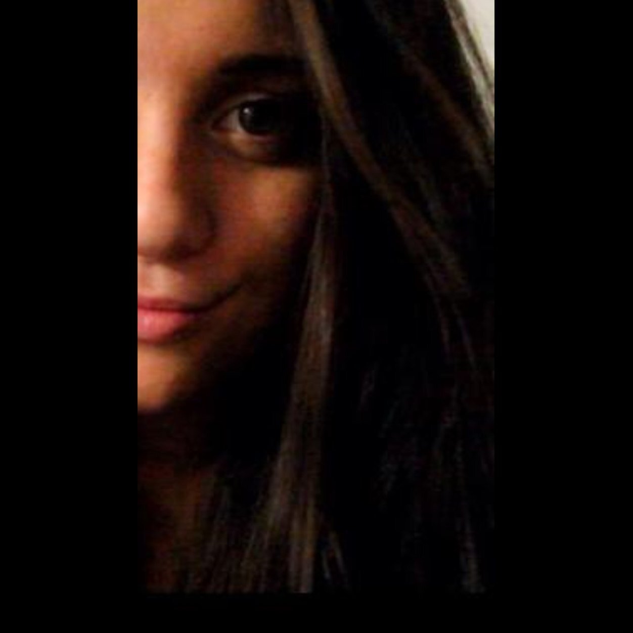 AnnaStanton's profile picture. Surfer and skater