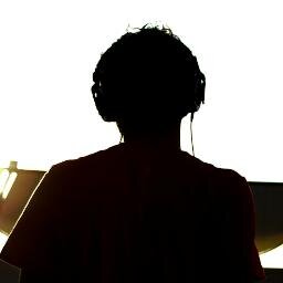 Fotografía. Apreciar lo que ves. Sentir lo que no ves. Mira arriba. Love Good Music. Escucha siempre. Todo es Música. Pinchadiscos. 33/45. Adicto al vinilo.