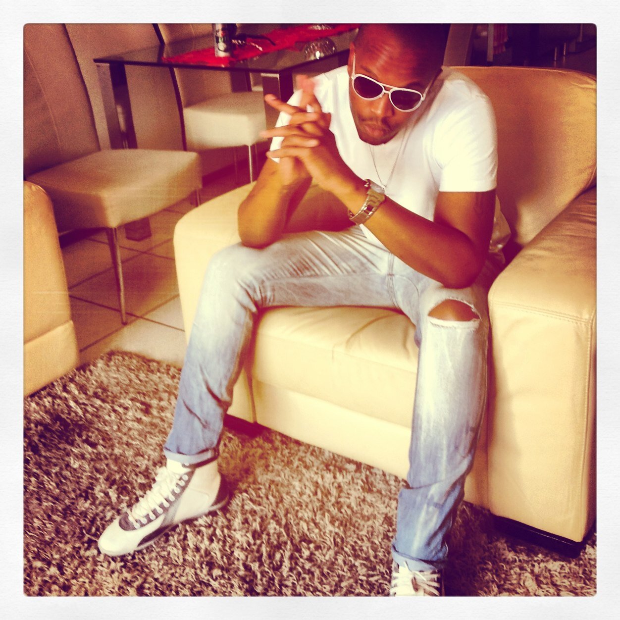 Don_Mapholoba's profile picture. Le Don Evolución
Author - QUANTUM VEIL: Between Science and Spirit
https://t.co/J2iZcGZkrx