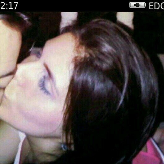 Fràgil y amorosa.. Podrosa y Fuert.. he kído 5vcs m levnt6.. Algo tímida, Pro amo a ms amigs.. Dtsto la mntira.. Odio la hipocrecia pro toos mrcms 1 2da oxtunid