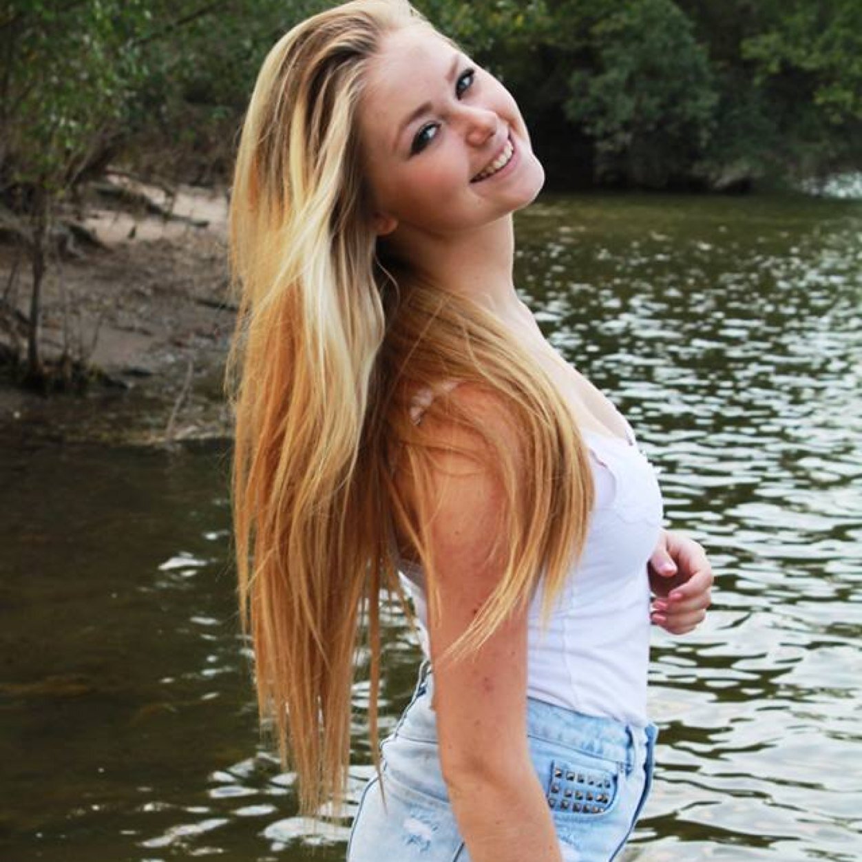 xheyimceline's profile picture. tee'doubleyou baby! don't follow - i bite ;)