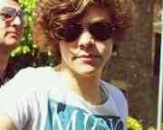 hey i am harry styles i am from 1D 《taken gf @grande_rp rp bi》