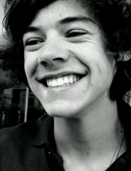 biouforauhl's profile picture. FOLLOW @uforauhl SHE FOLLOWS BACK AND SHE TRIES TO REACH HER GO SO HELP HER AND OH THIS IS A FREE FOLLOW