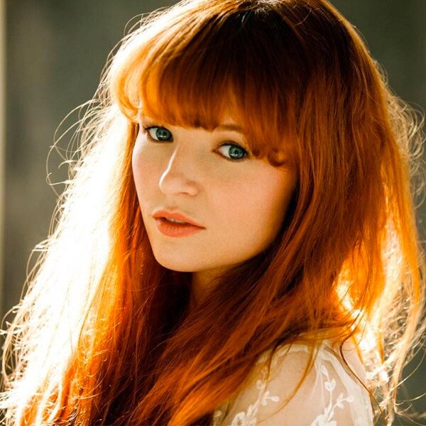 First French source for everything about the actress Stef Dawson ! 6/01/14 : She followed me ! #StefDawson #AnnieCresta
