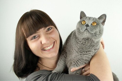 Cat lover and proud mom of two amazing girls. Love sewing and doing handicrafts.