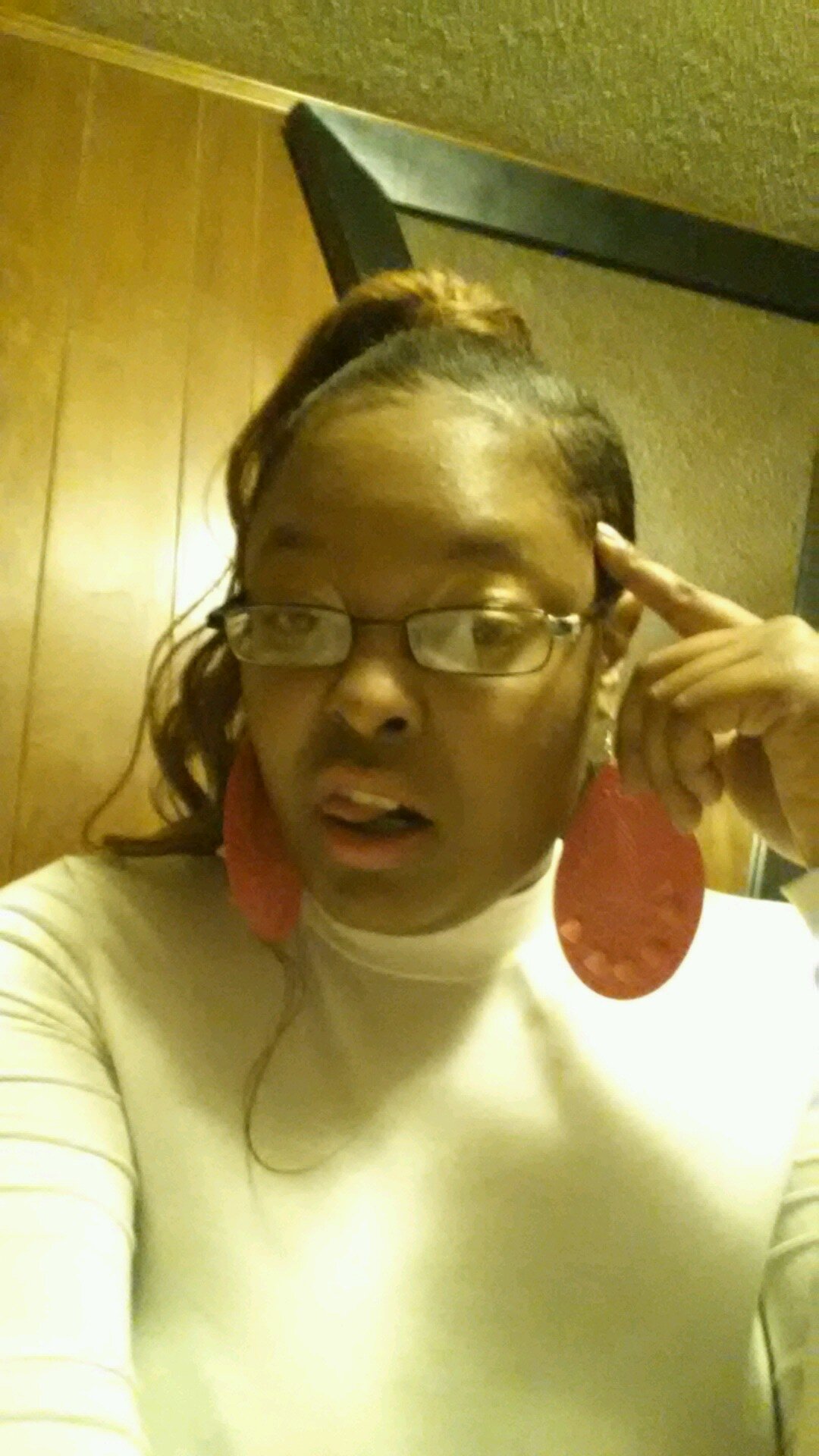 Chantavia camacho Party From CHIRAQ ✈️ J.B Work#mcdonalds LIVE,LAUGH,LOVE ❤️️ SALUTE