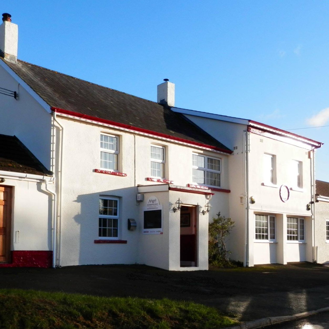A local country pub with a friendly atmosphere, a quality wine selection, real ales, beers, ciders and lagers and a fantastic food menu.