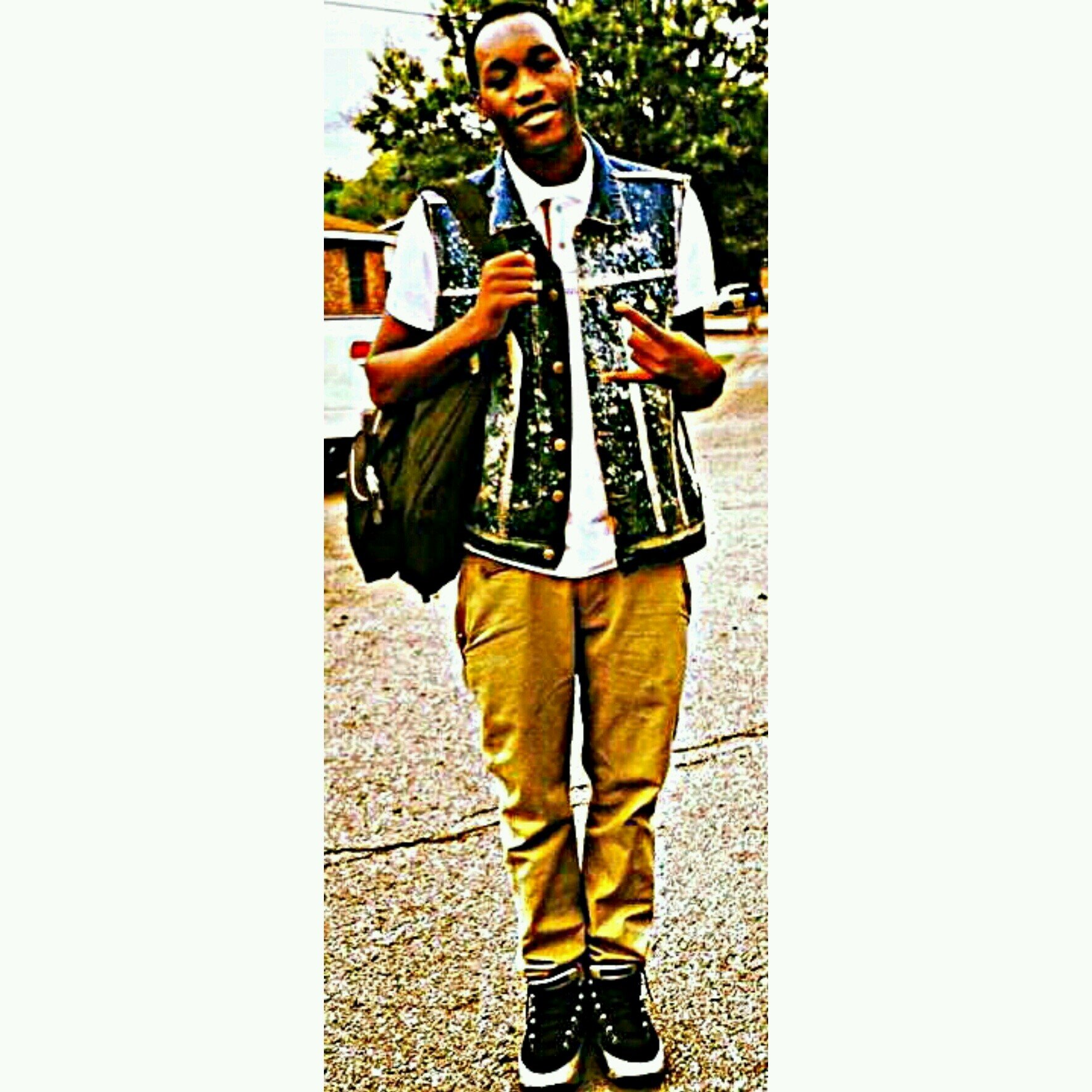 IMA COOL DUDE FOLLOW ME AND HIT ME UP!!!⇧