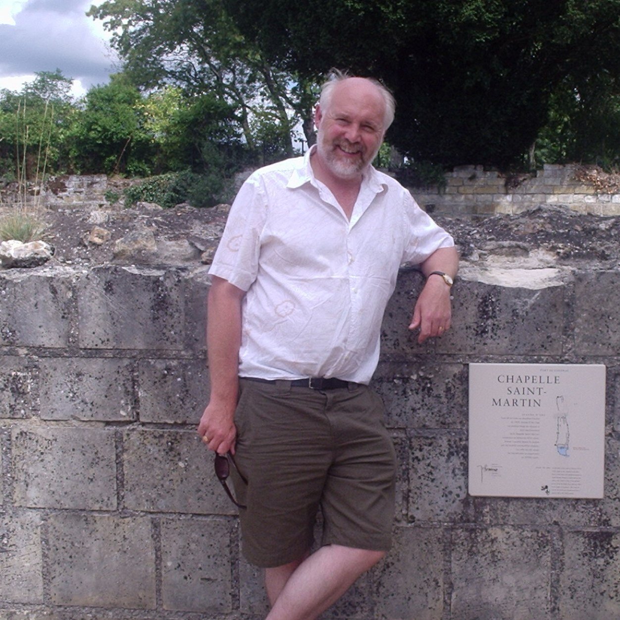 Teacher of History. Reader of books. Traveller to sites of Historical interest. Grandpa!