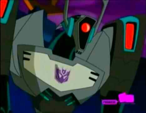 I'm a loyal servant to lord Megatron, I was a double agent on cybertron when I almost took Ultra Magnus #Offline. Now i'm part of team Chaar.