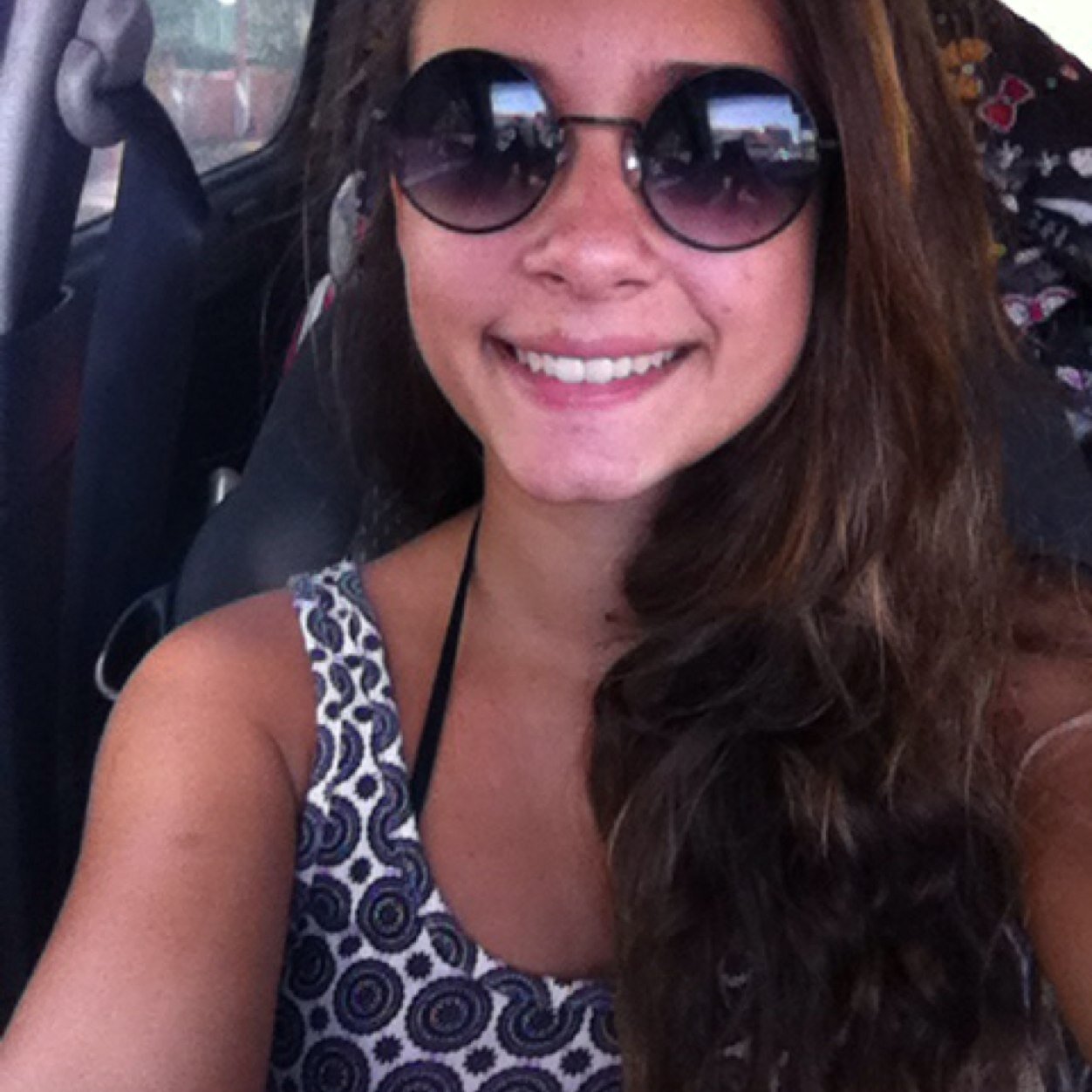 PIN: 279B01A8
Snapchat e Instagram: mariannacaastro
Keek: maricmaislinda