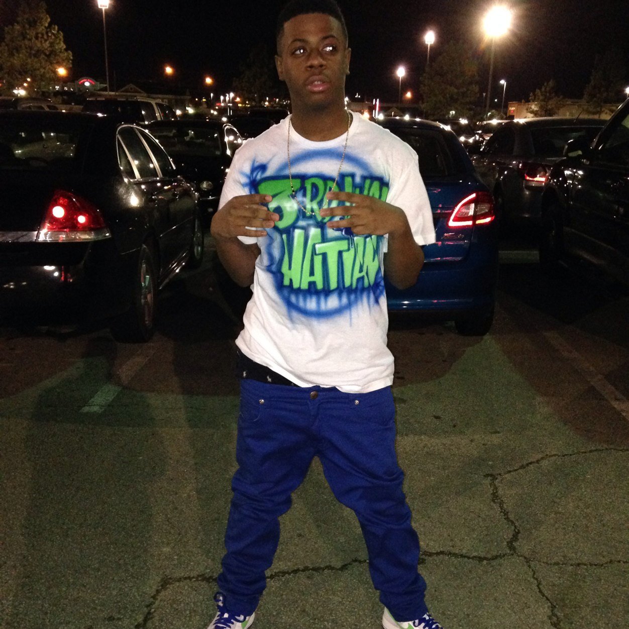 I JUST LIKE MAKIN MONEY PLAYIN WIT DAT MONEY LEAVE YO AHH STANKIN FOLLOW Me  @CamMf_Money