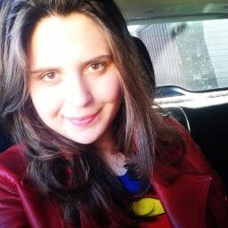 Amo livro, doce e roupa nova, não necessariamente nessa ordem.. http://t.co/NV7fpnxrIL