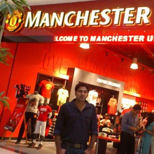 Sorry girls but I love Manchester united more than you....