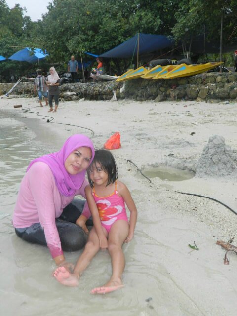 ReffiZahri's profile picture. Apa pun Чǝлб terjadi, Semangat & tetap ˆ⌣ˆ tersenyum