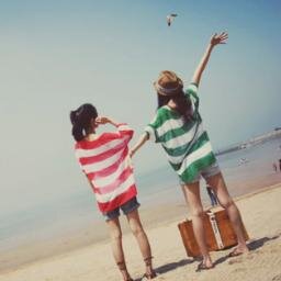 2 Girls 1 Dream, greate one of the biggest Twitter accounts. Our E-Mail: MEquotesx@hotmail.com