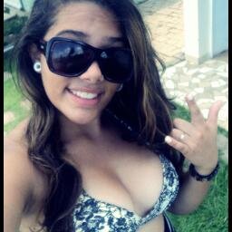 Já acreditei em amores perfeitos, já descobri que eles não existem.. - Clarice Lispector