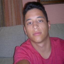 Soy un tio Soltero
Me gustan los videojuegos / soy informatico y programador