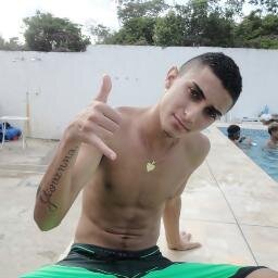 Safado, Bobo, Crazy, Carinhoso, Baladeiro, Humilde, Sonhador. Só Valorizo oque eu tenho, quer saber mais? segue? !