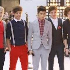 I'm a Directioner & Mixer.Luke friend & Nicholas  McDonald are people i love.  I follow my folowers and treat them with RESPECT!