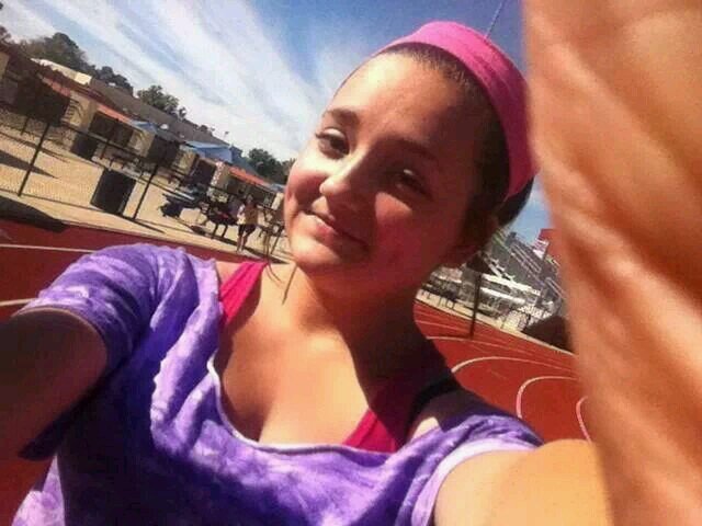 well to start i absolutely freakin love lohanthony! he is my inspiration and well like i said i love him....im 14 currently single and yeah im me :) :b