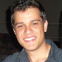 Aquele que não luta pelo futuro que quer,deve aceitar o futuro que vier