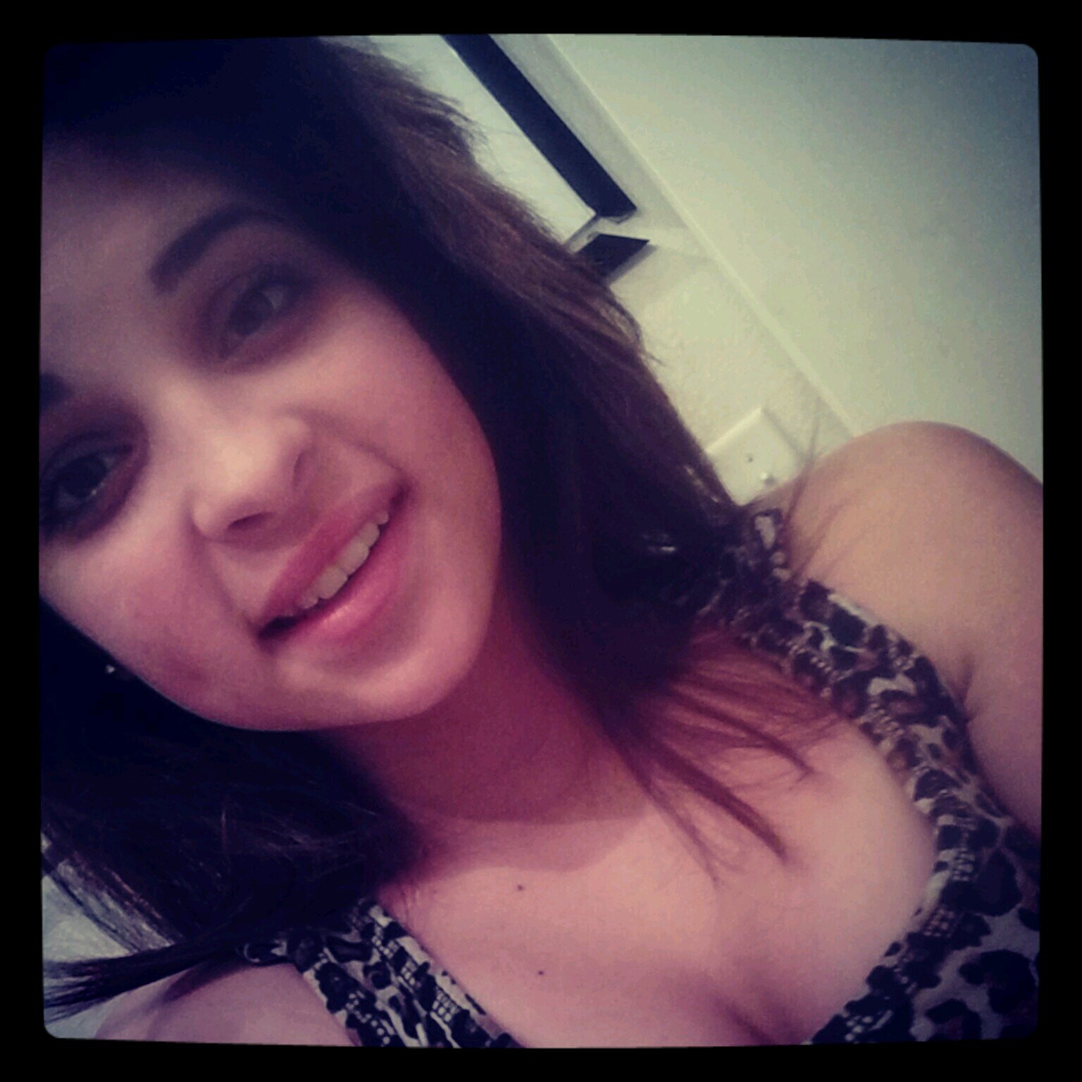 puerto rican!^. volley ball,basketball,chill;),kik me @j_niggah_torres (*¯︶¯*)♡