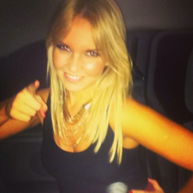 Love the life you live & live the life you love
Hertfordshire 
Instagram @lottieloulou28