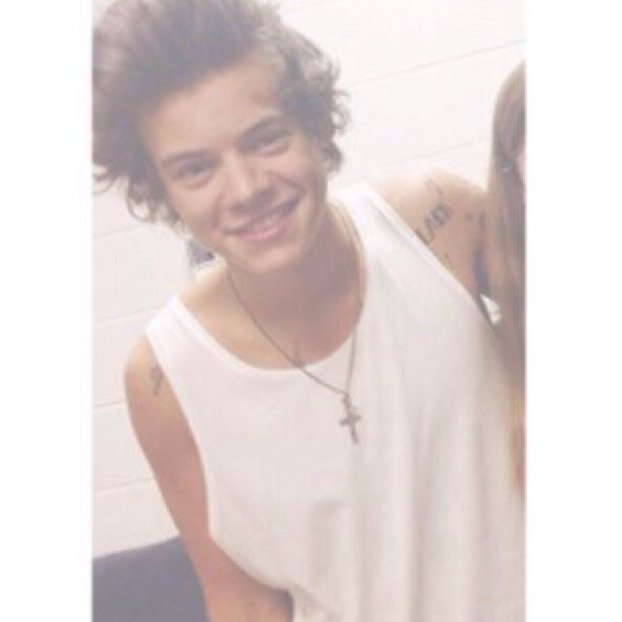IF I FOLLOWED YOU ITS BECAUSE YOUR FAB DONT FOLLOW BACK BUT FOLLOW @buddingharry SHE GAVE YOU THIS FOLLOW