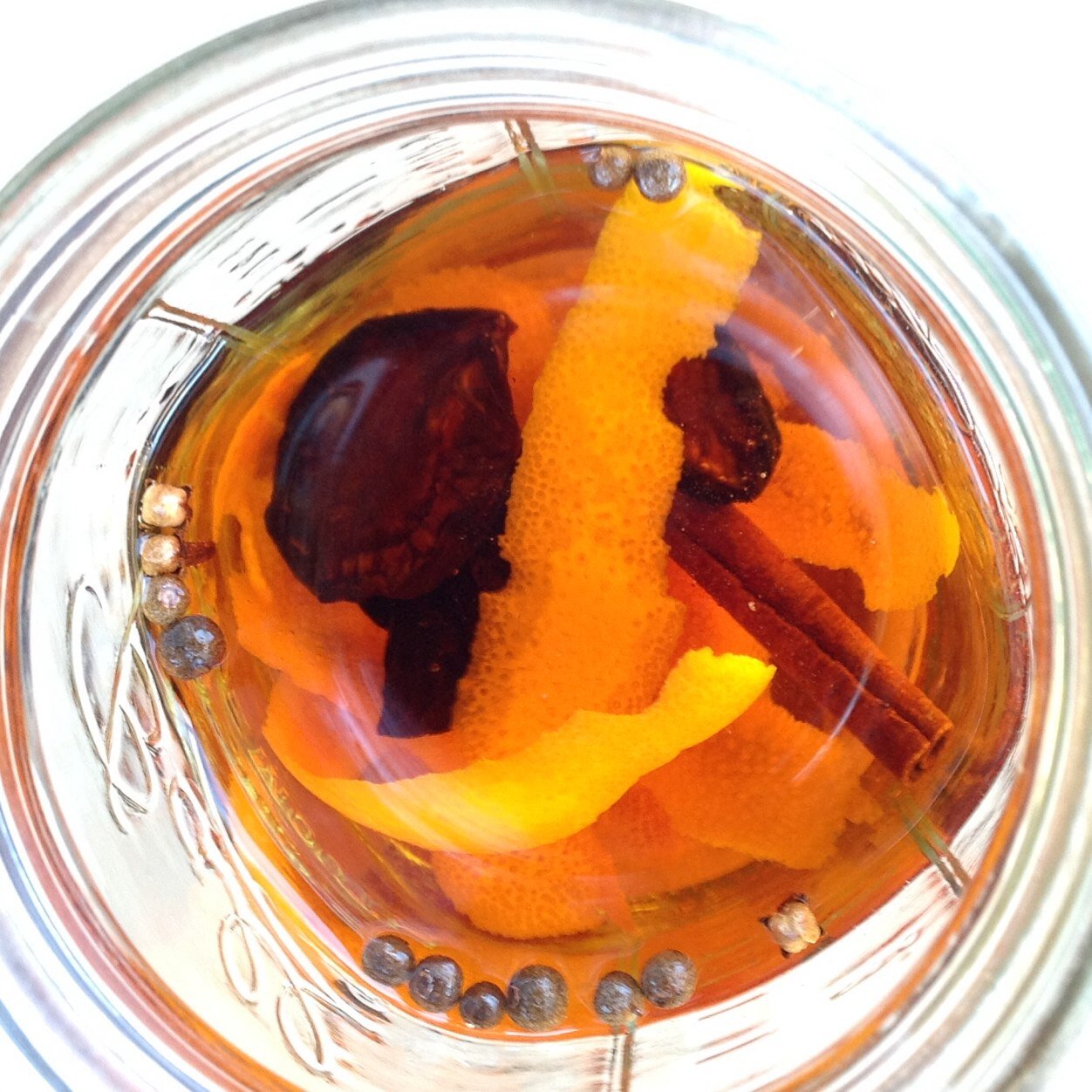 Boozed+Infused is infusing inspiring and seasonal ingredients at home. http://t.co/3UxpAewh 
Join us in making delicious home-infused booze and cocktails!
