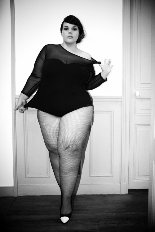 Fille de 15ans, 1m65, 50kg, mon talent est d'être grosse, mon rêve: mourir.