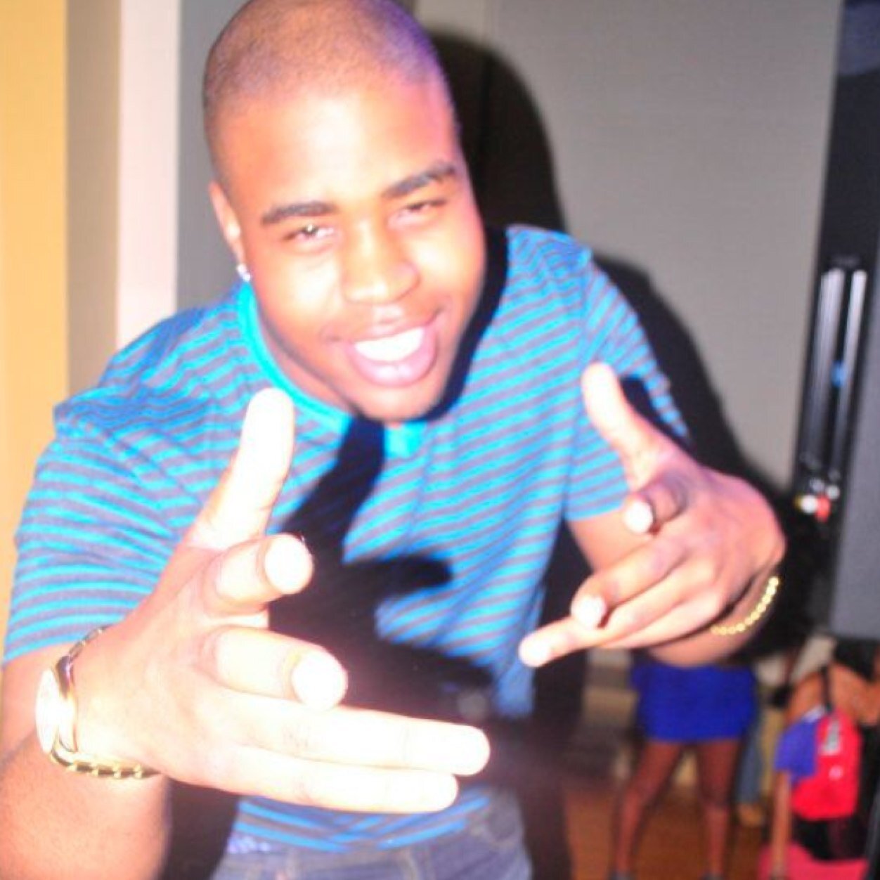 DEEJAY_HD's profile picture. Dj Promotions & Marketing #TEAMSHELLINGZ #TEAMETAKINGOVER #TEAMLIBRA#TEAMFOLLOWBACK