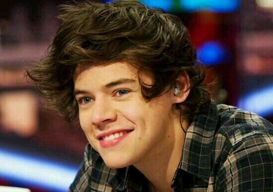 Follow my acc @hxrryshxmmo and ask for a follow back