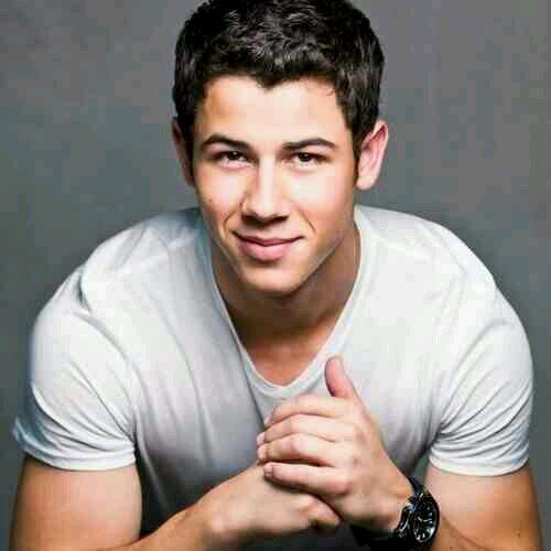 hey nick jones i am hot {single rp bi} ;)