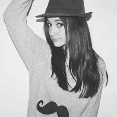 Love all kind of Arts 🎨, also a gamer 🎮and Am so interesting of music and celebrity. 🎬🎤.