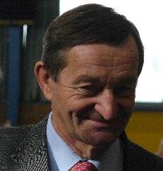 Je suis né le 4 février 1946, membre du Parti socialiste je suis député honoraire et 1er adjoint de la ville de Saint Jean