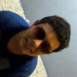 Não cruze os braços, quando não tiver nada para fazer..
Pois o maior Homem do Mundo morreu de braços abertos.!