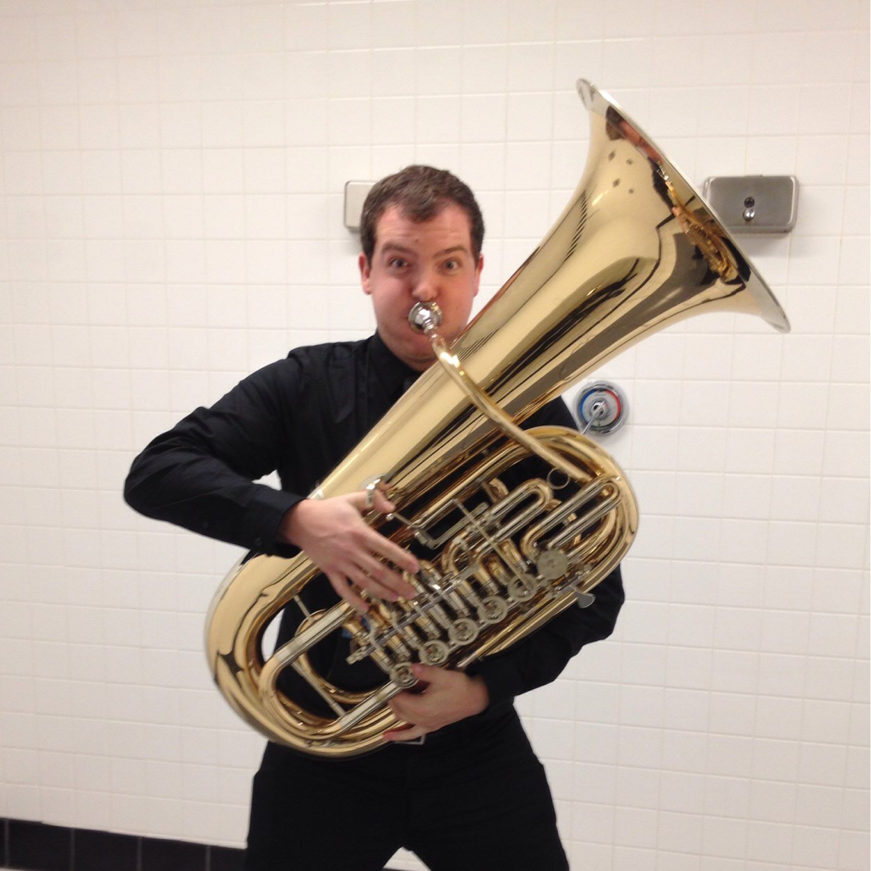 I am a tuba player in the LA area. Looking for a tuba player for a gig? Send me a tweet!!!

Instagram: tubaman247