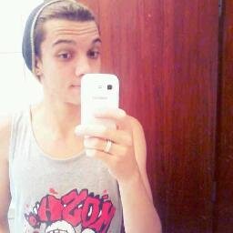 Sou retardado e outras coisas por ai, só me conhecendo mesmo para ver Quem eu sou ^^